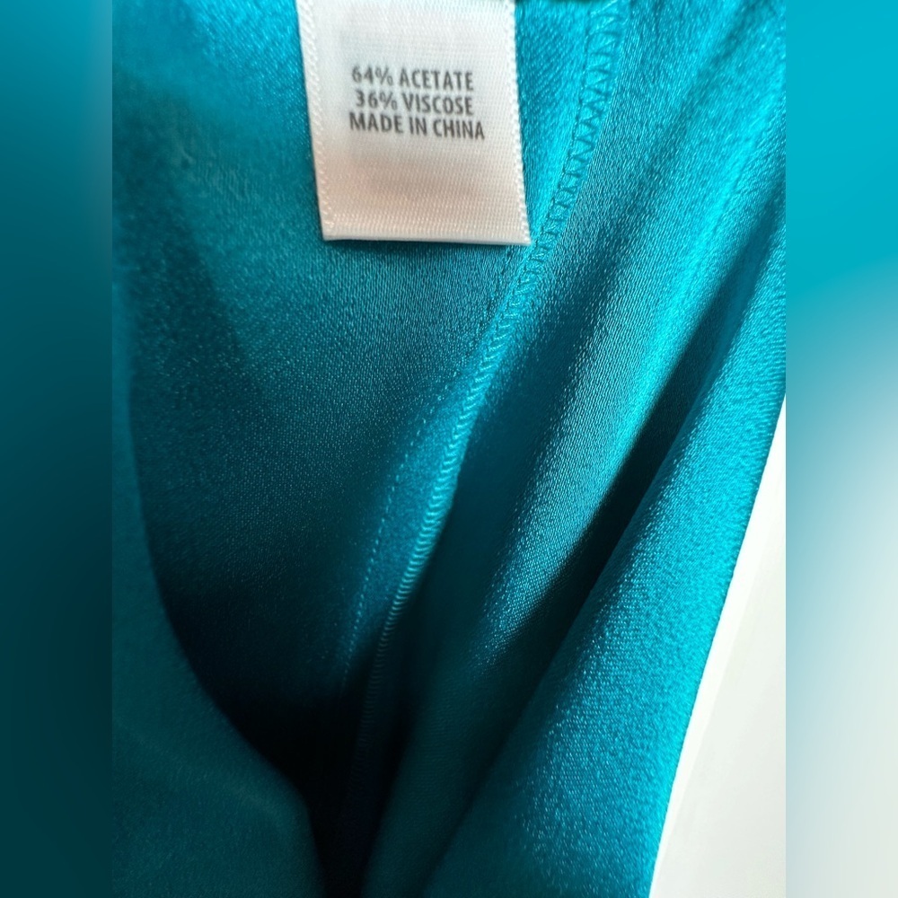 St. John Turquoise Embellished Ensemble 3 piece,pants size 10 blouse size large - Picture 16 of 17